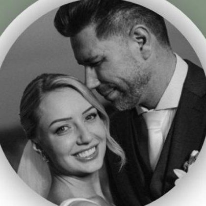 Helena e Jair no dia do casamento, em foto em preto e branco