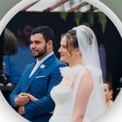 Marine e Marcus durante a cerimônia de casamento